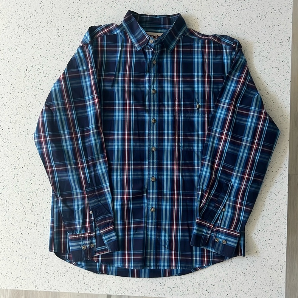 Men’s Wrangler Rugged Wear Dress Shirt (Large)